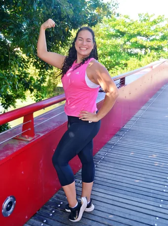 Mégane Lemery en plein effort de musculation